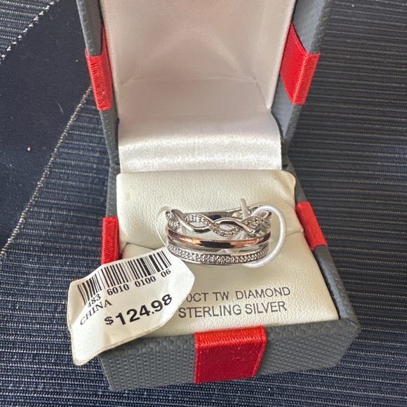 Ring - Picture 1 of 4